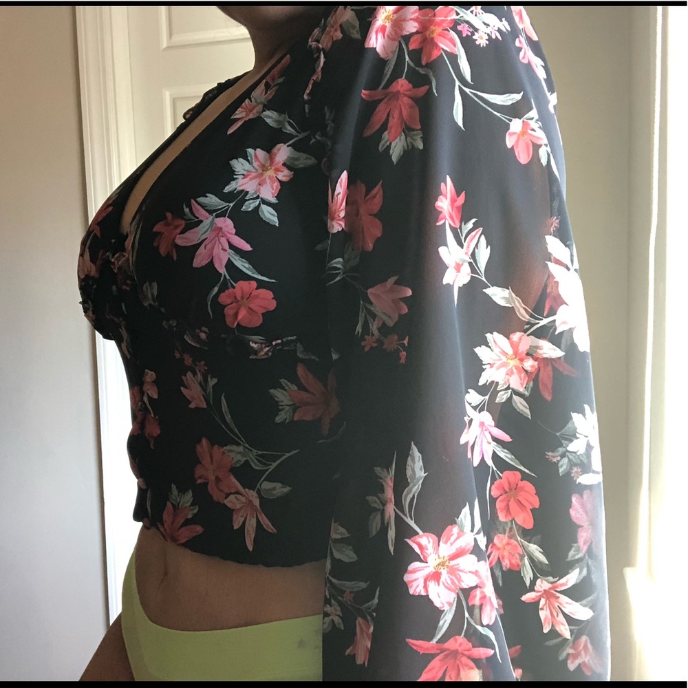H&M Floral Blouse BatWing top